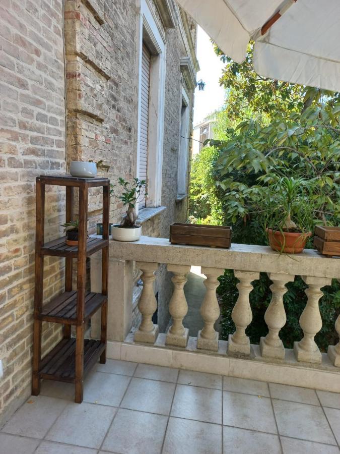 Eli 'S Home Vasto Exterior foto